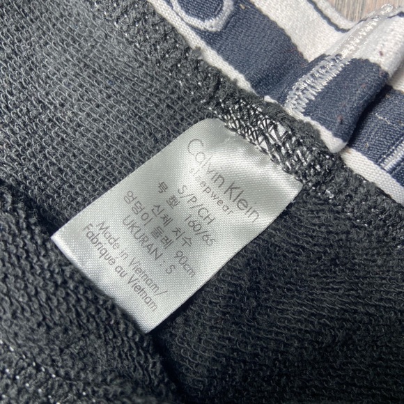 Calvin Klein shorts - Picture 3 of 3